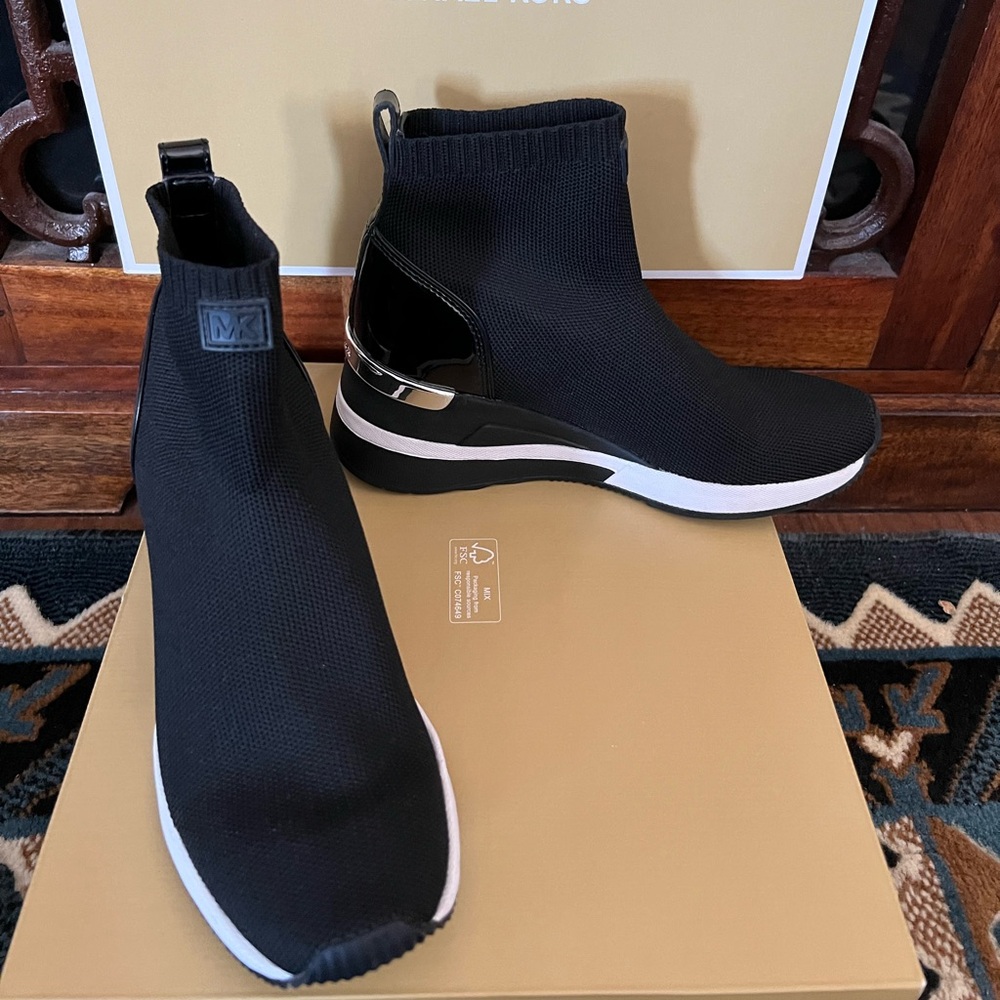 Michael Kors Black Skyler Stretch Knit Sock High Top Bootie Sneakers Size 6.5!